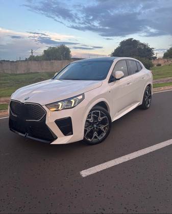 BMW iX2 64,8 KW ELÉTRICO XDRIVE30 M SPORT